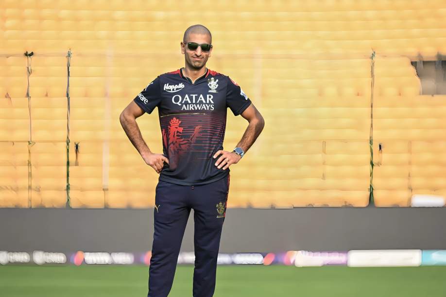 "Retaining Mohammed Siraj would have complicated things…" – RCB’s Mo Bobat explains why the franchise let go of the India pacer.