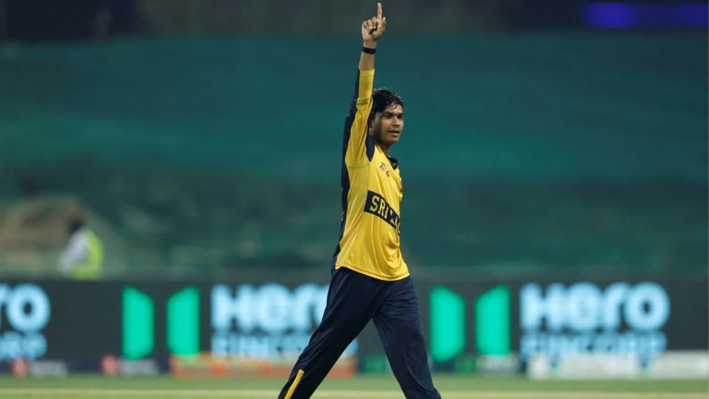 Suryakumar Yadav expresses heartfelt condolences to Dunith Wellalage following the IND vs SL Super Four match in Asia Cup 2025.
