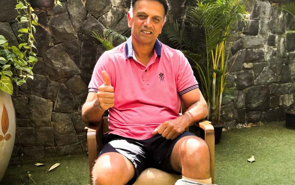 "Perhaps there’s more to it…" – AB de Villiers hints at something unusual behind Rahul Dravid’s decision to resign as Rajasthan Royals head coach.